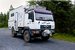 YS0J7537
